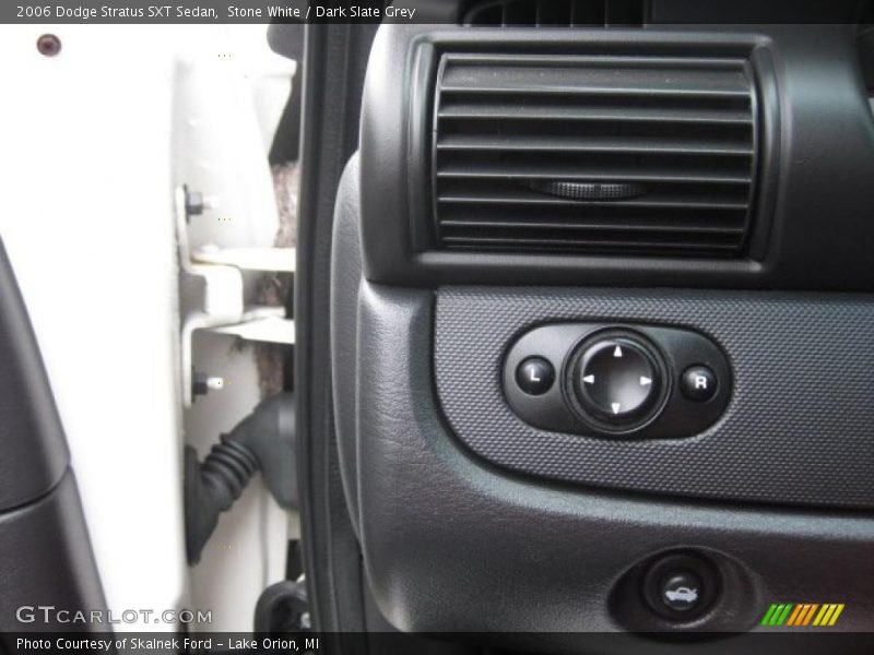 Stone White / Dark Slate Grey 2006 Dodge Stratus SXT Sedan