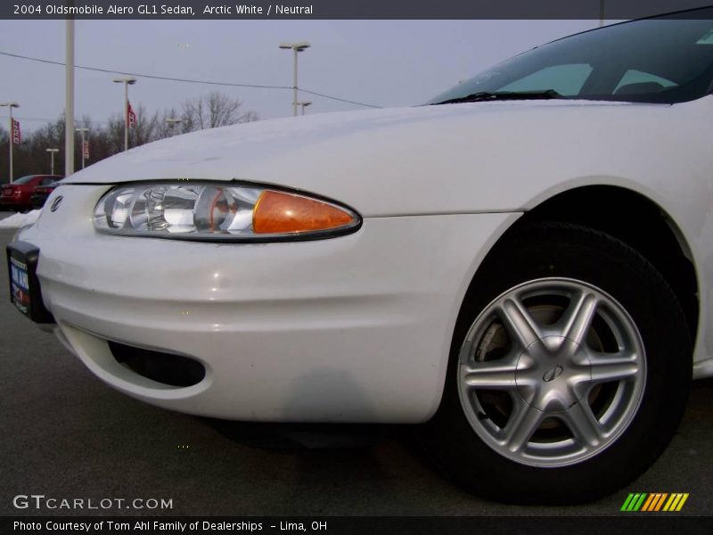 Arctic White / Neutral 2004 Oldsmobile Alero GL1 Sedan