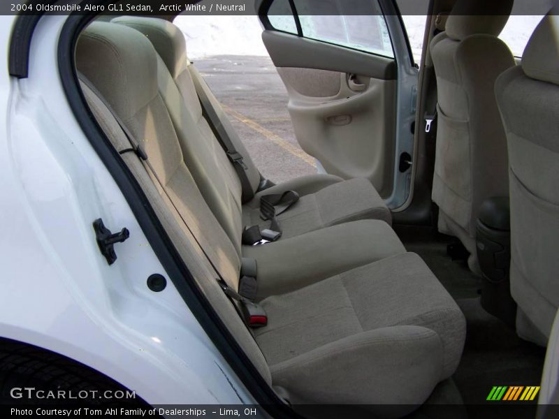 Arctic White / Neutral 2004 Oldsmobile Alero GL1 Sedan
