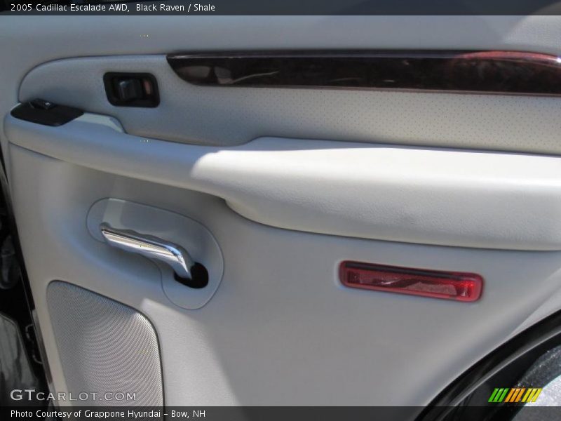 Black Raven / Shale 2005 Cadillac Escalade AWD