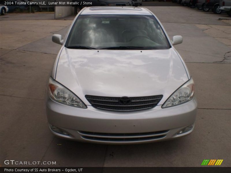 Lunar Mist Metallic / Stone 2004 Toyota Camry XLE