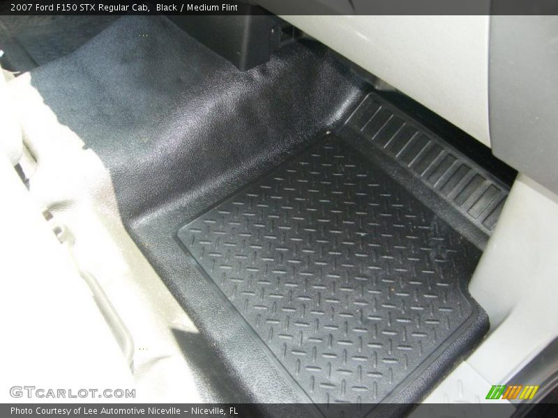 Black / Medium Flint 2007 Ford F150 STX Regular Cab