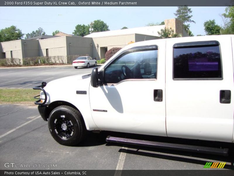 Oxford White / Medium Parchment 2000 Ford F350 Super Duty XL Crew Cab