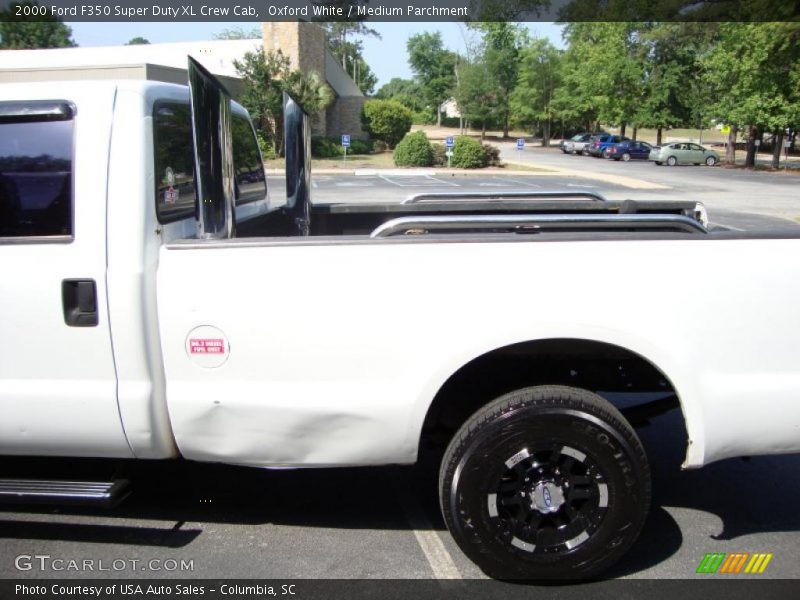 Oxford White / Medium Parchment 2000 Ford F350 Super Duty XL Crew Cab