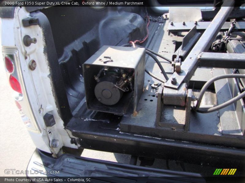Oxford White / Medium Parchment 2000 Ford F350 Super Duty XL Crew Cab
