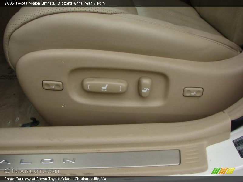 Blizzard White Pearl / Ivory 2005 Toyota Avalon Limited