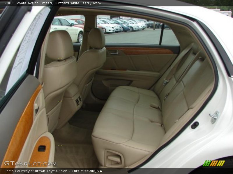 Blizzard White Pearl / Ivory 2005 Toyota Avalon Limited