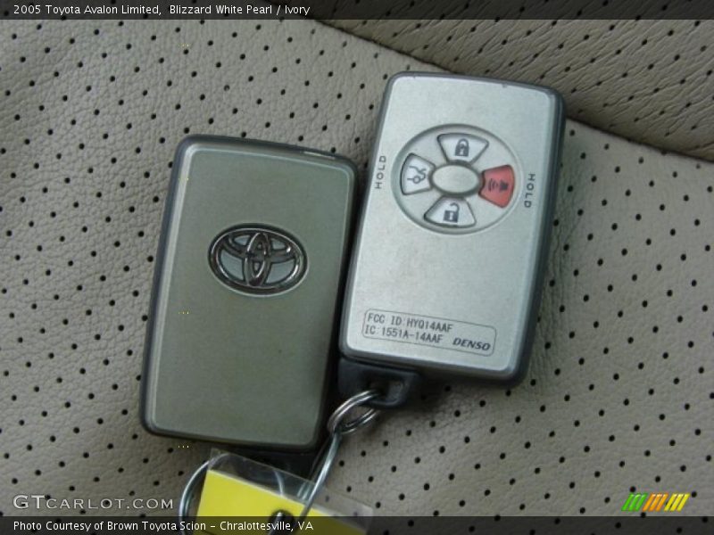 Blizzard White Pearl / Ivory 2005 Toyota Avalon Limited