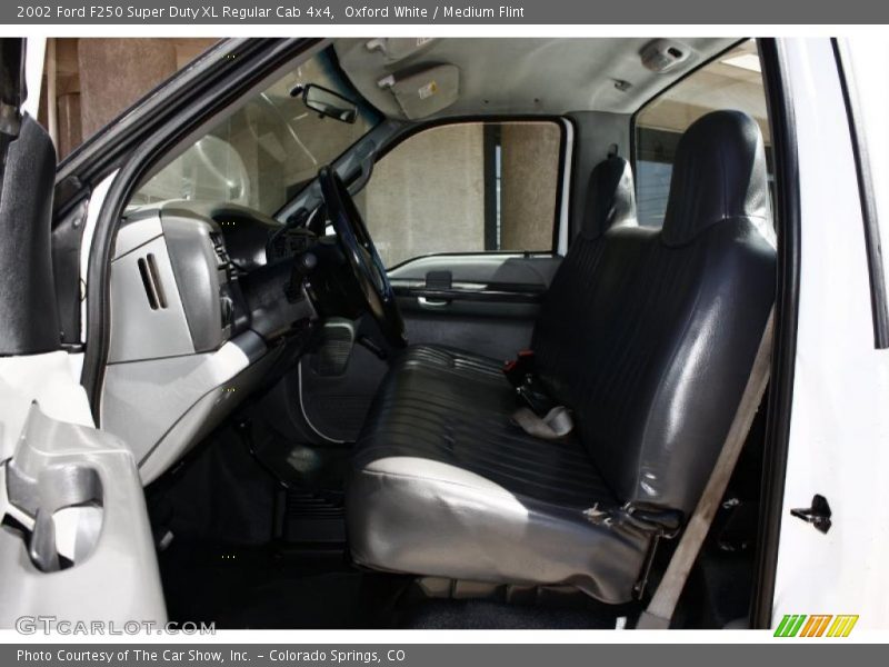 Oxford White / Medium Flint 2002 Ford F250 Super Duty XL Regular Cab 4x4