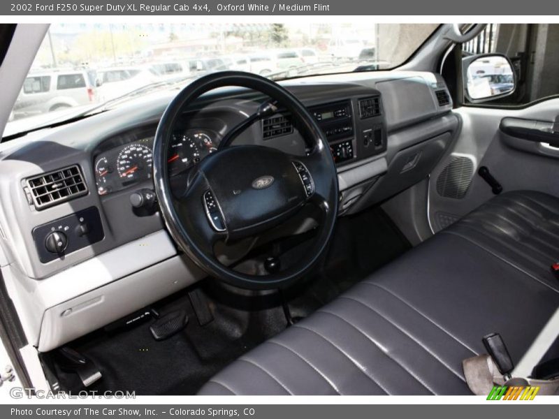 Oxford White / Medium Flint 2002 Ford F250 Super Duty XL Regular Cab 4x4