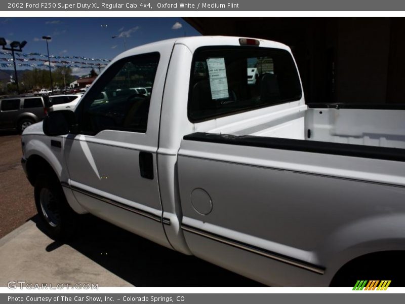 Oxford White / Medium Flint 2002 Ford F250 Super Duty XL Regular Cab 4x4