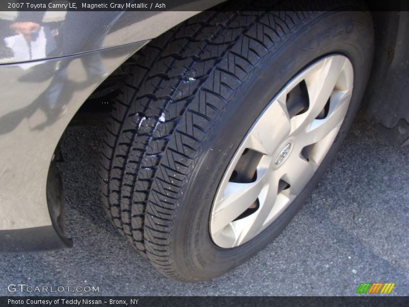 Magnetic Gray Metallic / Ash 2007 Toyota Camry LE