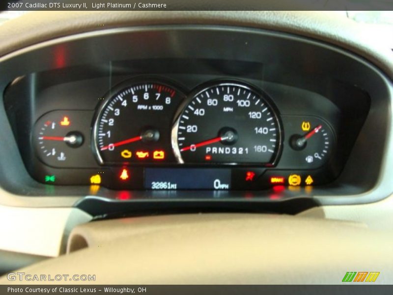 Light Platinum / Cashmere 2007 Cadillac DTS Luxury II