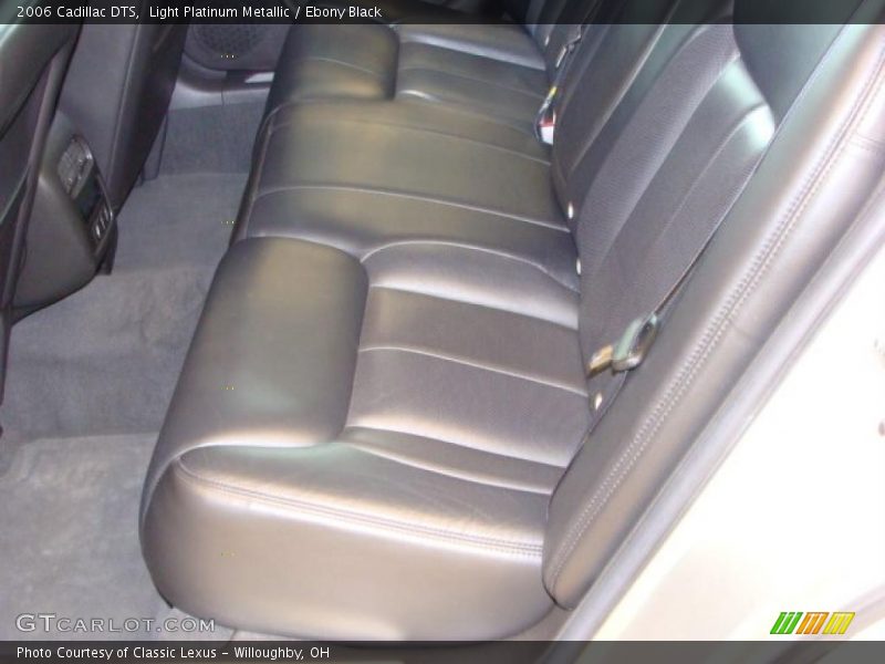 Light Platinum Metallic / Ebony Black 2006 Cadillac DTS