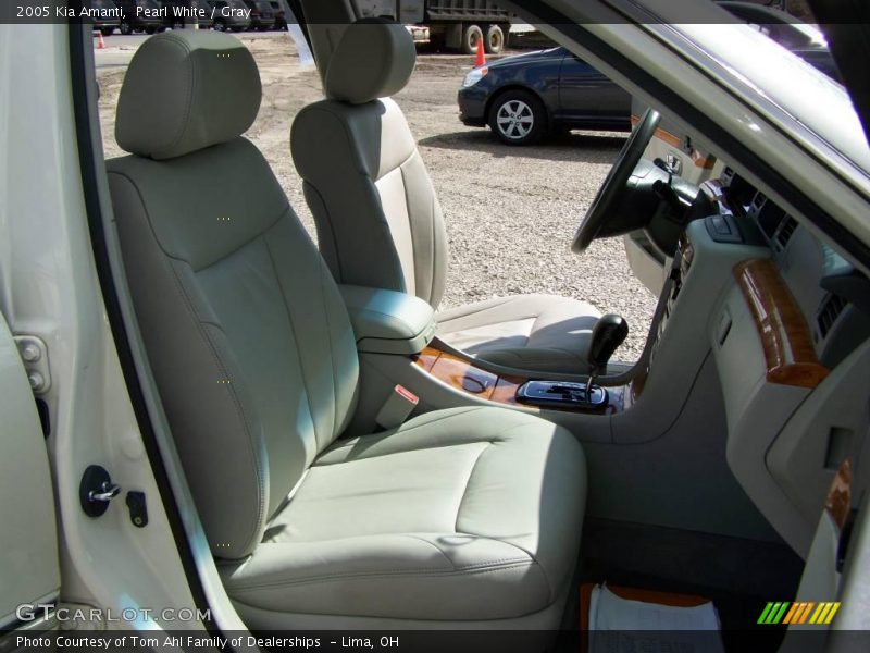 Pearl White / Gray 2005 Kia Amanti