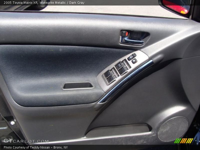 Meteorite Metallic / Dark Gray 2005 Toyota Matrix XR