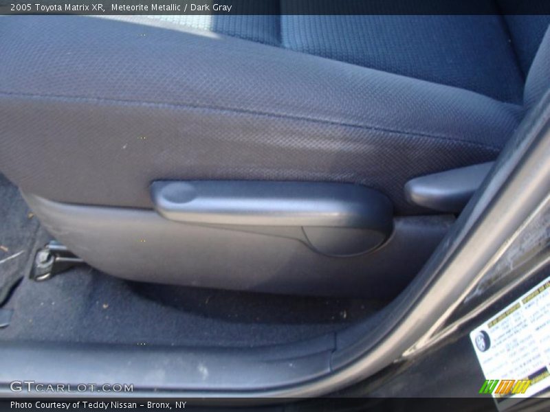 Meteorite Metallic / Dark Gray 2005 Toyota Matrix XR