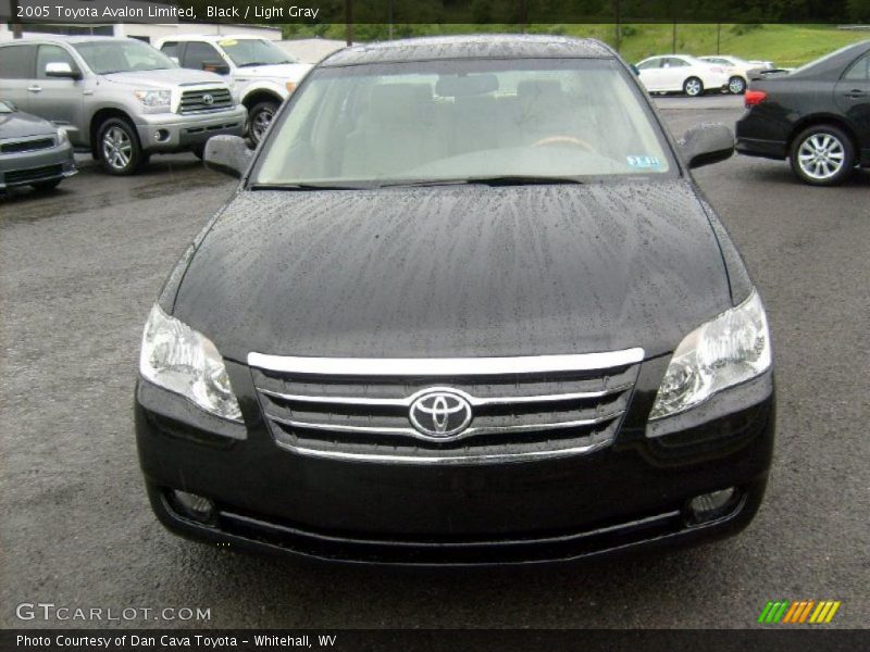 Black / Light Gray 2005 Toyota Avalon Limited