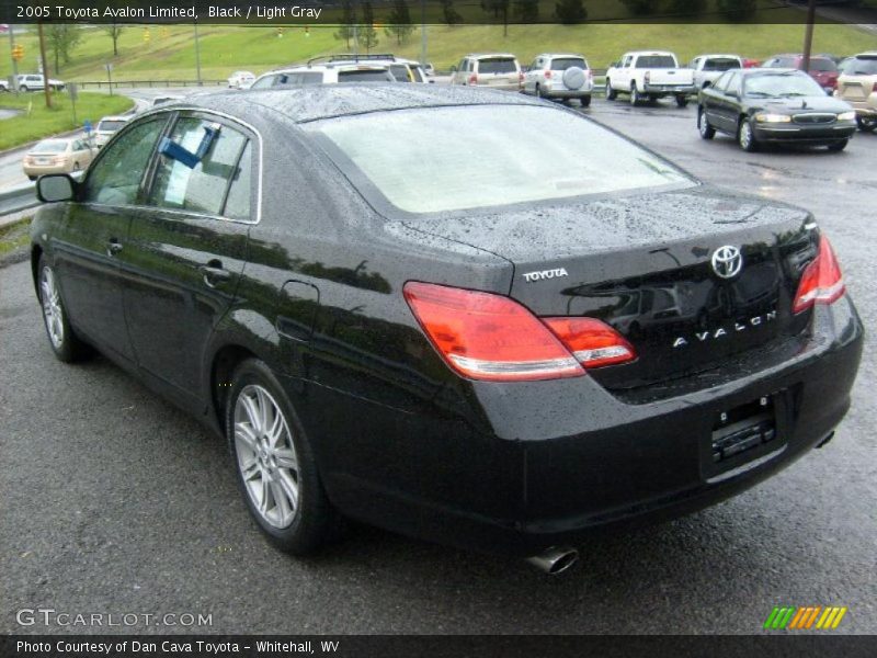Black / Light Gray 2005 Toyota Avalon Limited