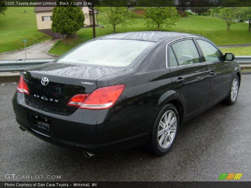 Black / Light Gray 2005 Toyota Avalon Limited