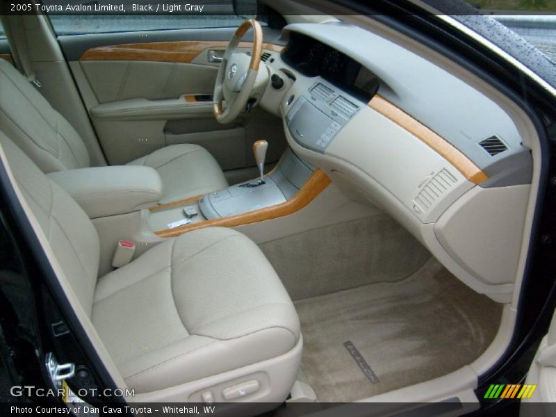 Black / Light Gray 2005 Toyota Avalon Limited