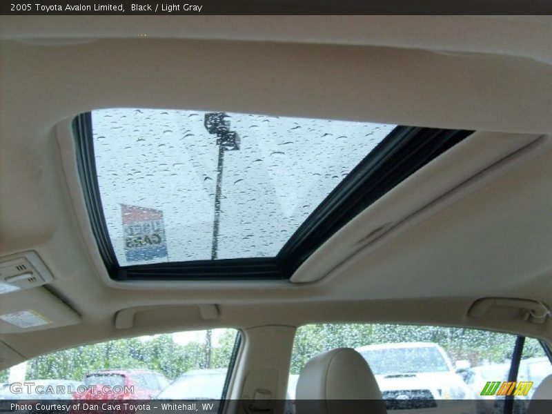 Black / Light Gray 2005 Toyota Avalon Limited