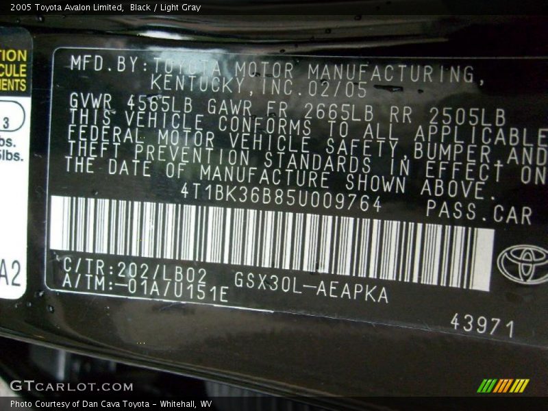 Black / Light Gray 2005 Toyota Avalon Limited