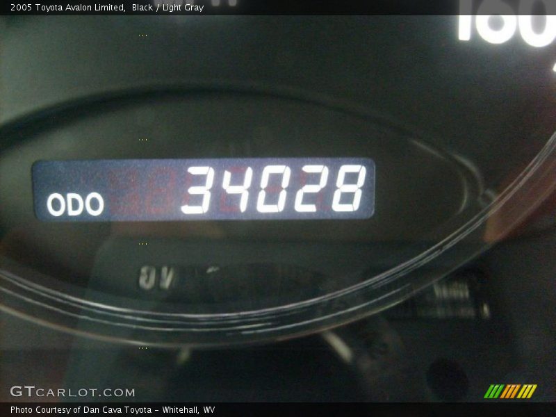 Black / Light Gray 2005 Toyota Avalon Limited