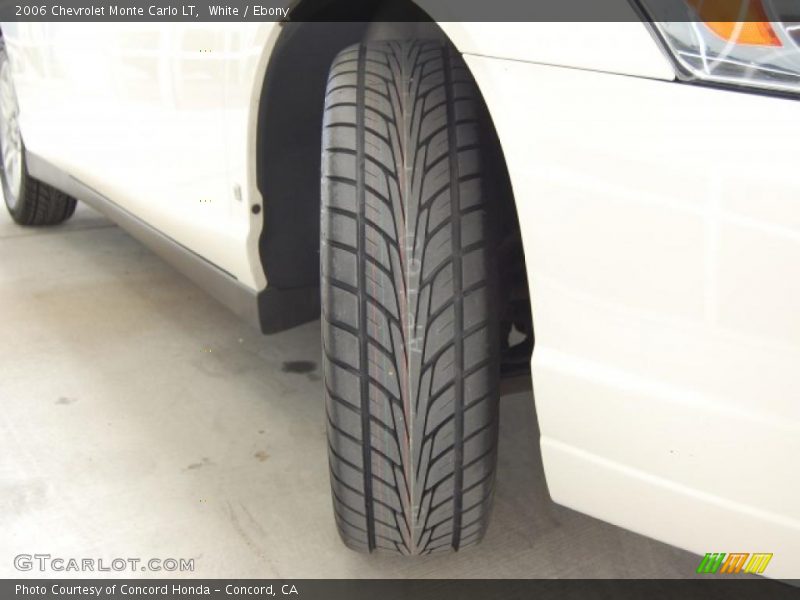 White / Ebony 2006 Chevrolet Monte Carlo LT
