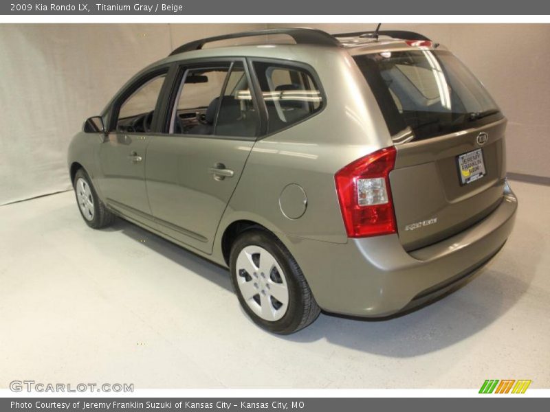 Titanium Gray / Beige 2009 Kia Rondo LX