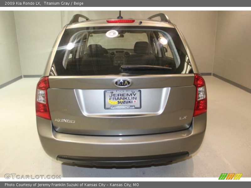 Titanium Gray / Beige 2009 Kia Rondo LX