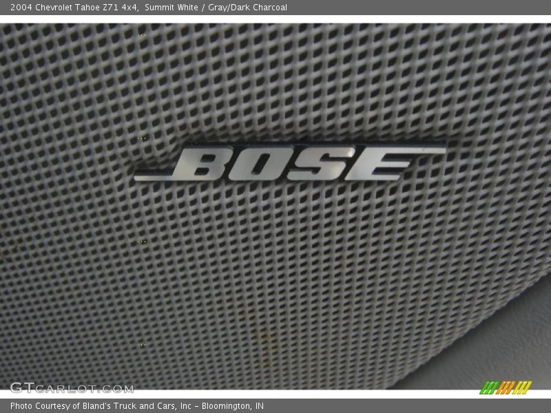 Summit White / Gray/Dark Charcoal 2004 Chevrolet Tahoe Z71 4x4