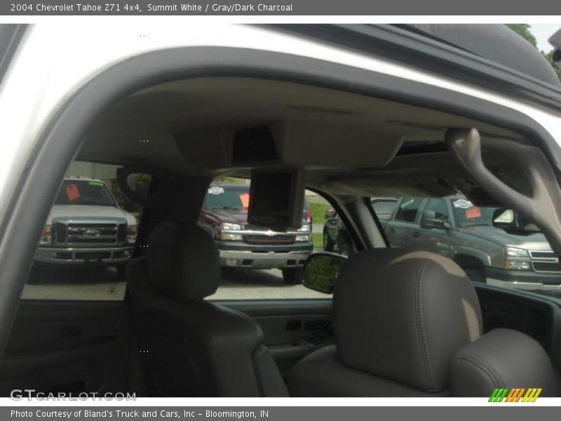 Summit White / Gray/Dark Charcoal 2004 Chevrolet Tahoe Z71 4x4