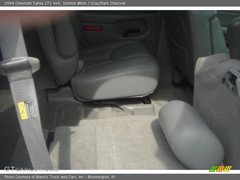 Summit White / Gray/Dark Charcoal 2004 Chevrolet Tahoe Z71 4x4