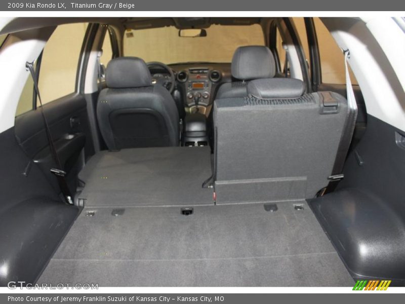 Titanium Gray / Beige 2009 Kia Rondo LX