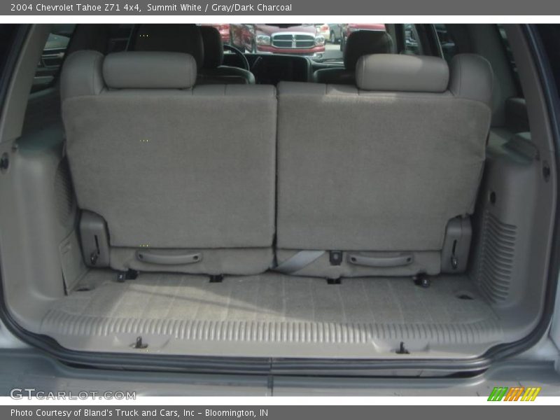 Summit White / Gray/Dark Charcoal 2004 Chevrolet Tahoe Z71 4x4