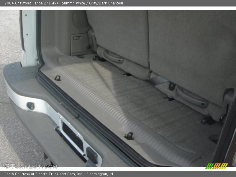 Summit White / Gray/Dark Charcoal 2004 Chevrolet Tahoe Z71 4x4