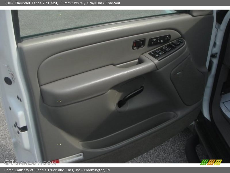 Summit White / Gray/Dark Charcoal 2004 Chevrolet Tahoe Z71 4x4