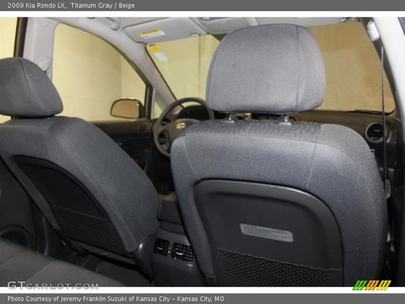 Titanium Gray / Beige 2009 Kia Rondo LX