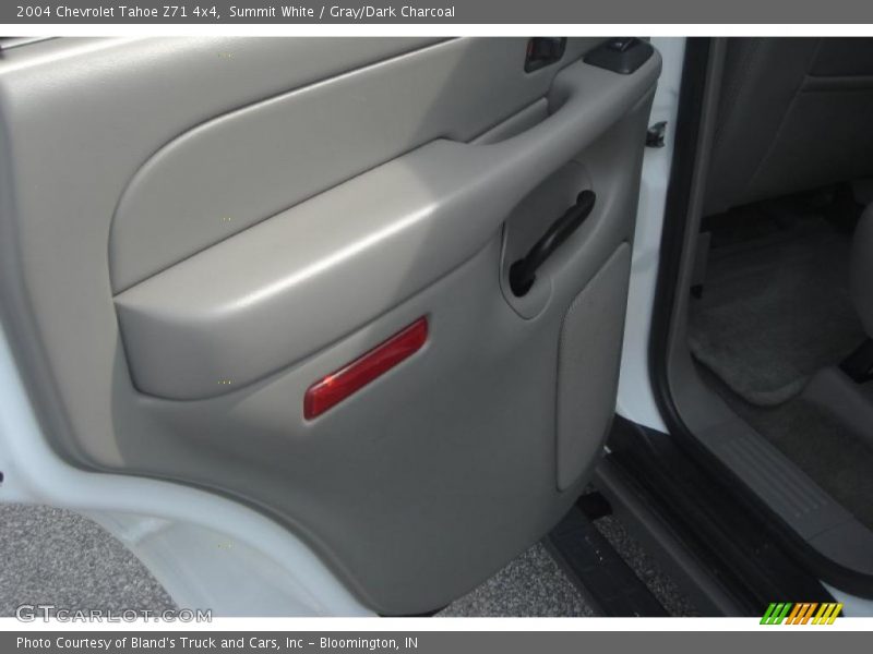 Summit White / Gray/Dark Charcoal 2004 Chevrolet Tahoe Z71 4x4