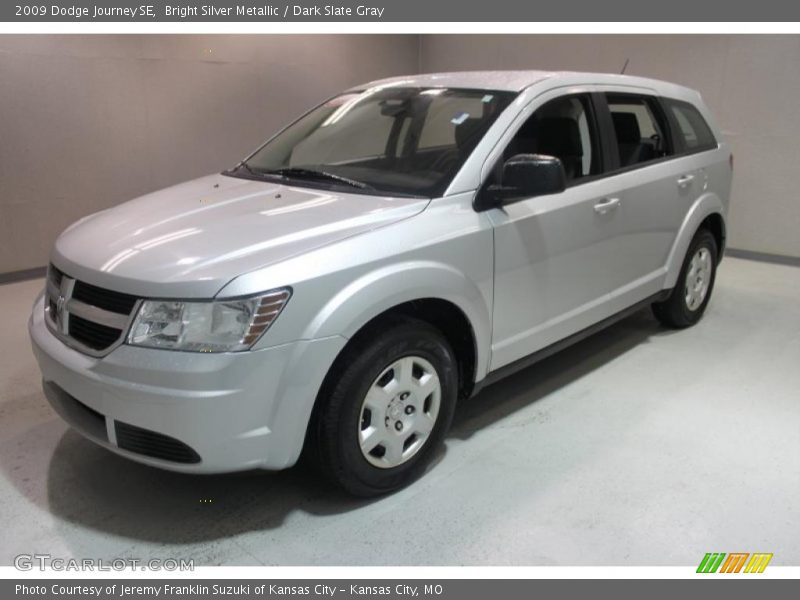 Bright Silver Metallic / Dark Slate Gray 2009 Dodge Journey SE