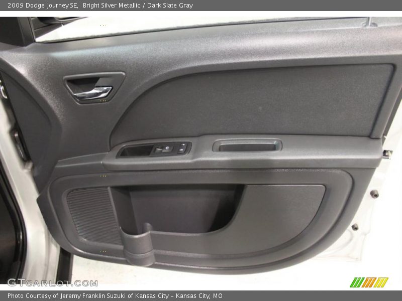 Bright Silver Metallic / Dark Slate Gray 2009 Dodge Journey SE