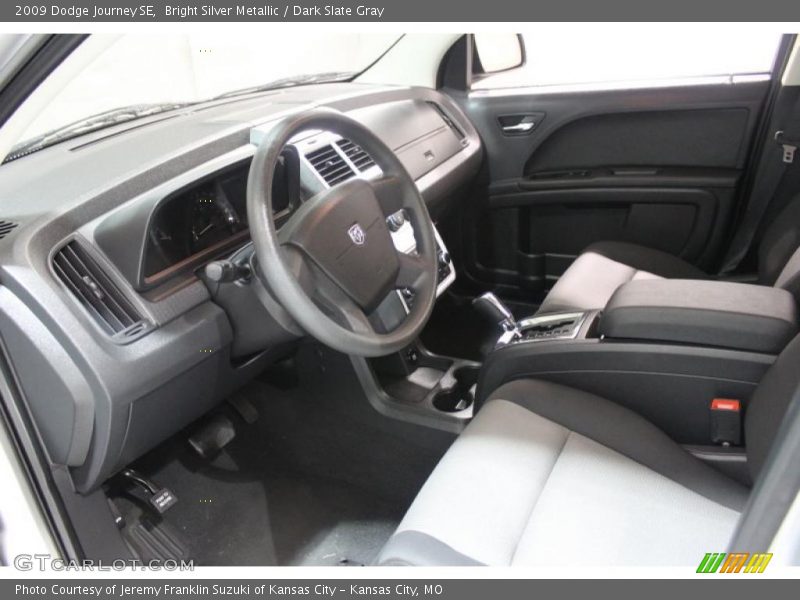 Bright Silver Metallic / Dark Slate Gray 2009 Dodge Journey SE