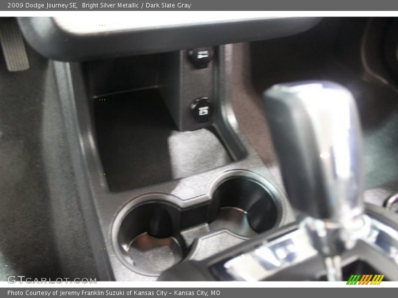 Bright Silver Metallic / Dark Slate Gray 2009 Dodge Journey SE