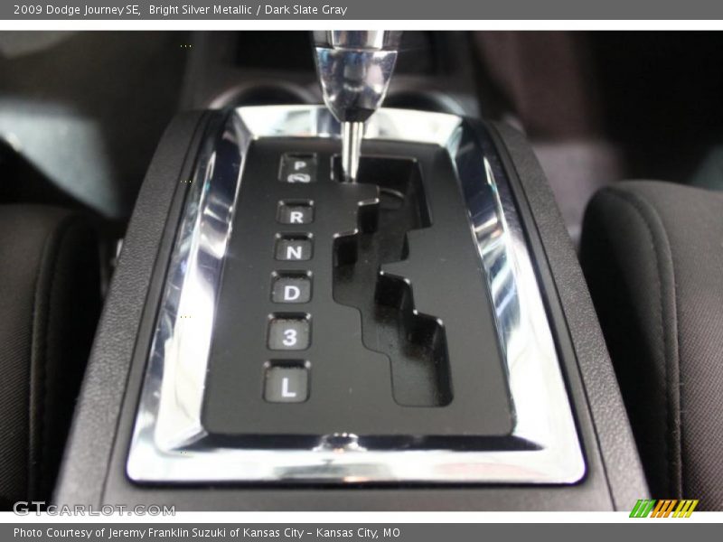 Bright Silver Metallic / Dark Slate Gray 2009 Dodge Journey SE