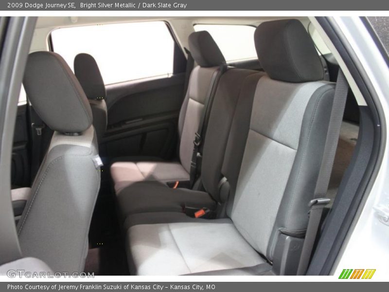 Bright Silver Metallic / Dark Slate Gray 2009 Dodge Journey SE