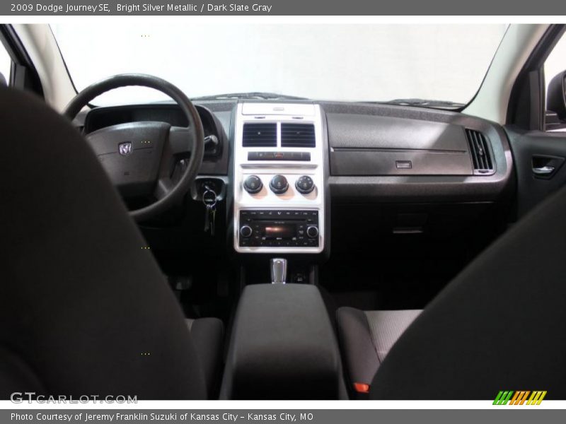 Bright Silver Metallic / Dark Slate Gray 2009 Dodge Journey SE