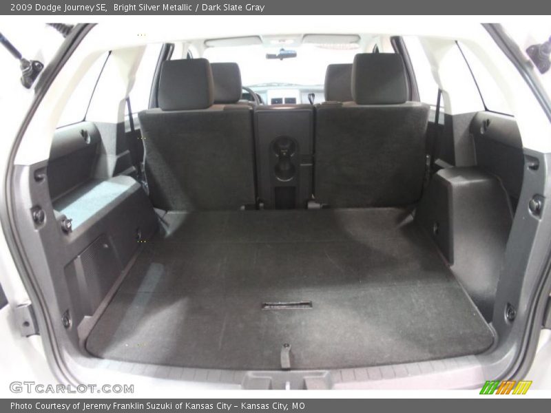 Bright Silver Metallic / Dark Slate Gray 2009 Dodge Journey SE