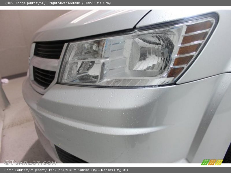 Bright Silver Metallic / Dark Slate Gray 2009 Dodge Journey SE