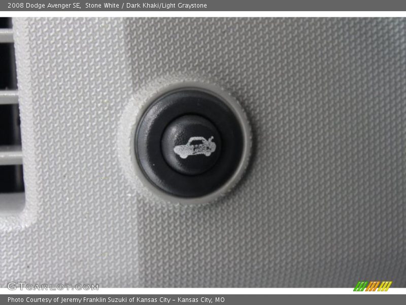 Stone White / Dark Khaki/Light Graystone 2008 Dodge Avenger SE